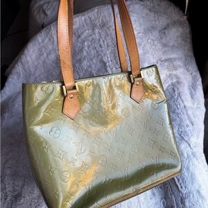 Louis Vuitton Houston Vernis green tote